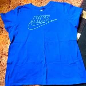 Women’s NIKE Top